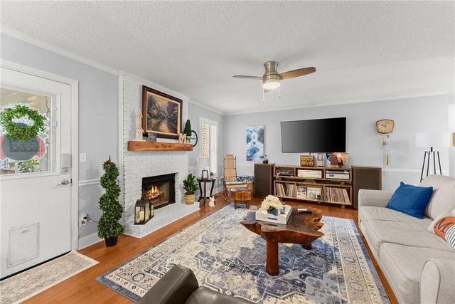 6229 Ivy Springs Drive, Flowery Branch, GA 30542