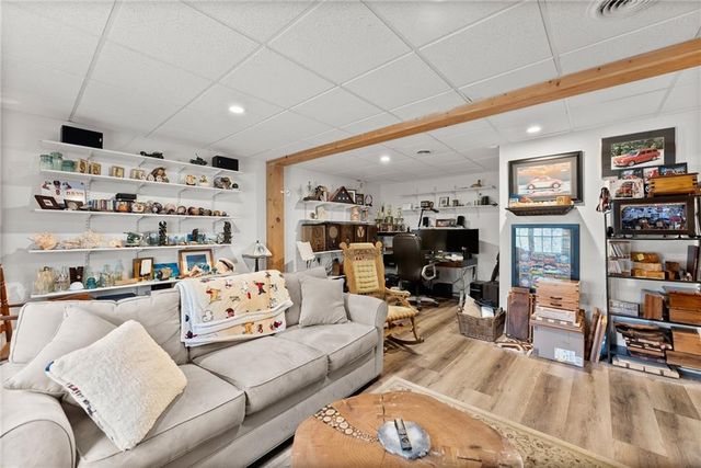 6229 Ivy Springs Drive, Flowery Branch, GA 30542