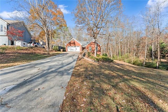 6229 Ivy Springs Drive, Flowery Branch, GA 30542