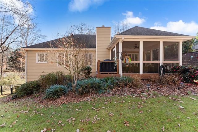 6229 Ivy Springs Drive, Flowery Branch, GA 30542