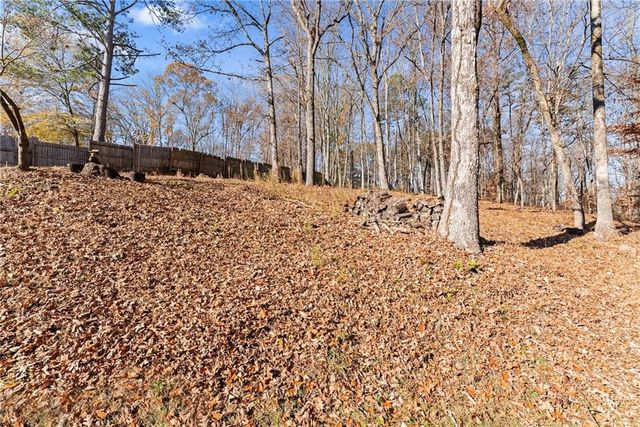 6229 Ivy Springs Drive, Flowery Branch, GA 30542