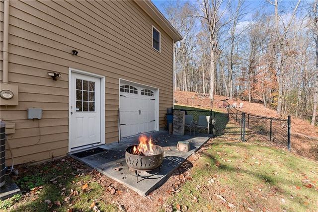 6229 Ivy Springs Drive, Flowery Branch, GA 30542