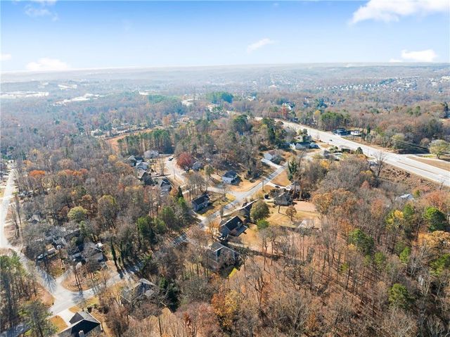 6229 Ivy Springs Drive, Flowery Branch, GA 30542