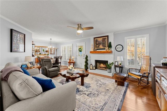 6229 Ivy Springs Drive, Flowery Branch, GA 30542