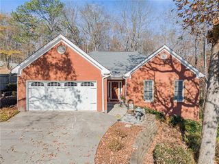 6229 Ivy Springs Drive, Flowery Branch, GA 30542