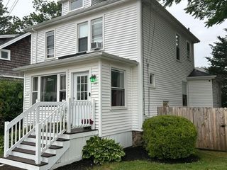 18 Ryder St, Dartmouth, MA 02747