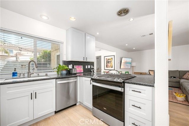 140 12th Street, Seal Beach, CA 90740