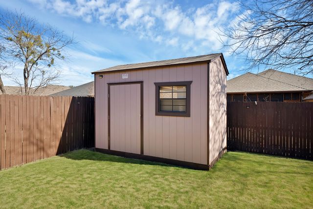 1016 Brownford Drive, Fort Worth, TX 76028