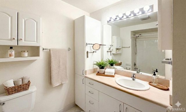 8300 Oceanview Terrace 209, San Francisco, CA 94132