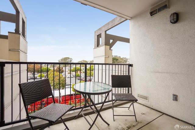 8300 Oceanview Terrace 209, San Francisco, CA 94132