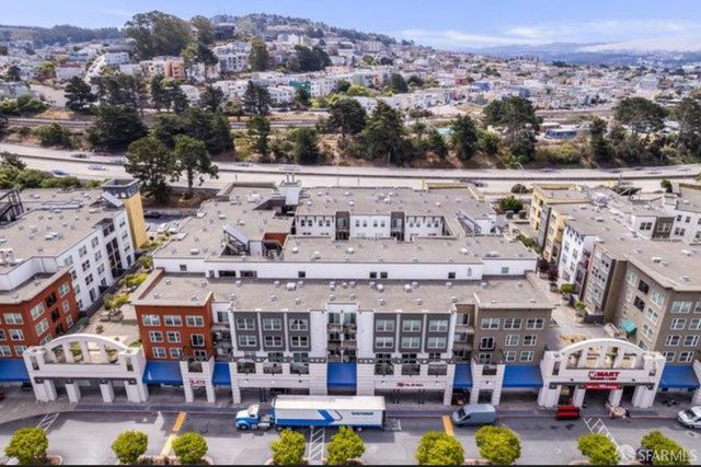 8300 Oceanview Terrace 209, San Francisco, CA 94132