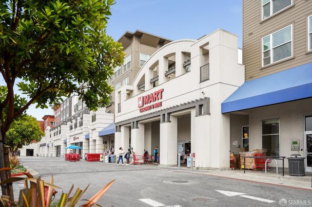 8300 Oceanview Terrace 209, San Francisco, CA 94132