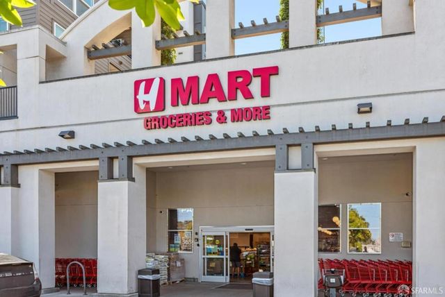 8300 Oceanview Terrace 209, San Francisco, CA 94132