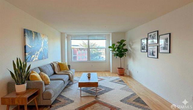 8300 Oceanview Terrace 209, San Francisco, CA 94132