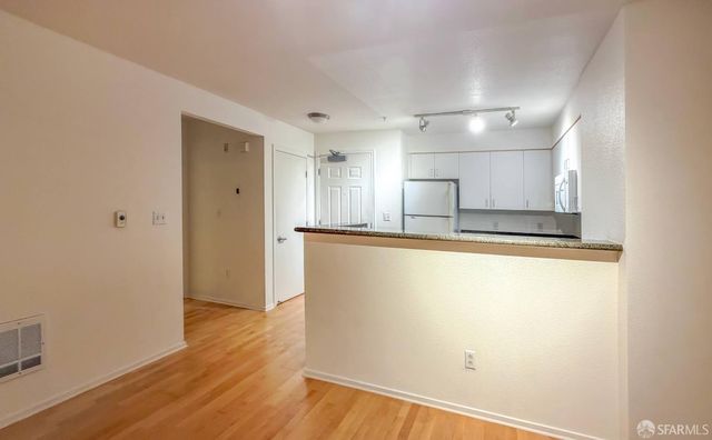 8300 Oceanview Terrace 209, San Francisco, CA 94132