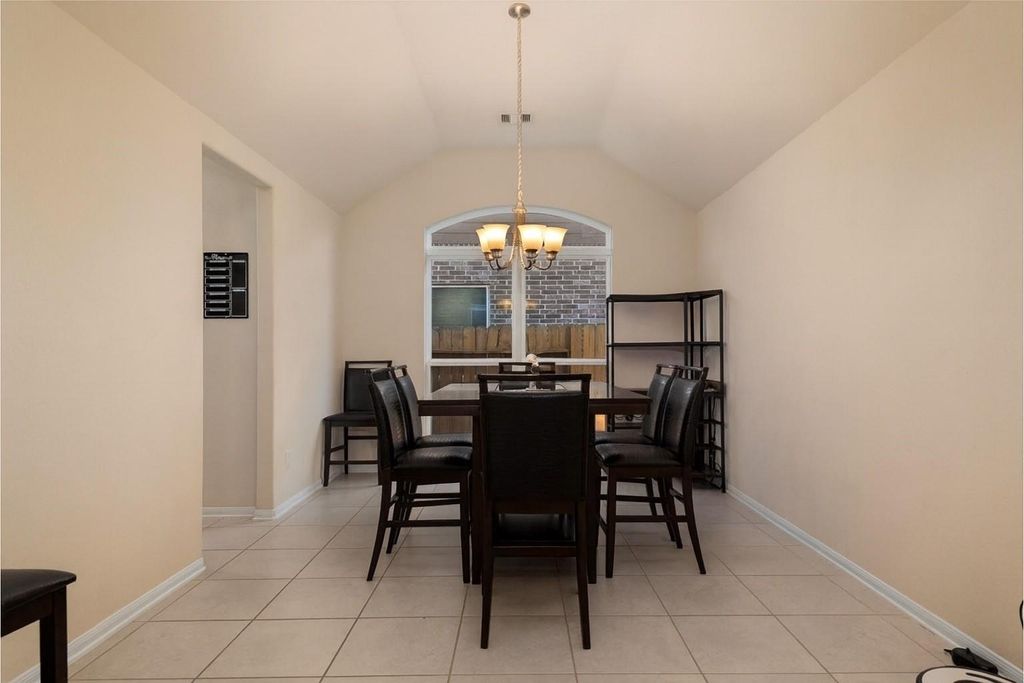 Image 10 of property listing at 4606 Clara Rose Lane, Katy, TX 77449