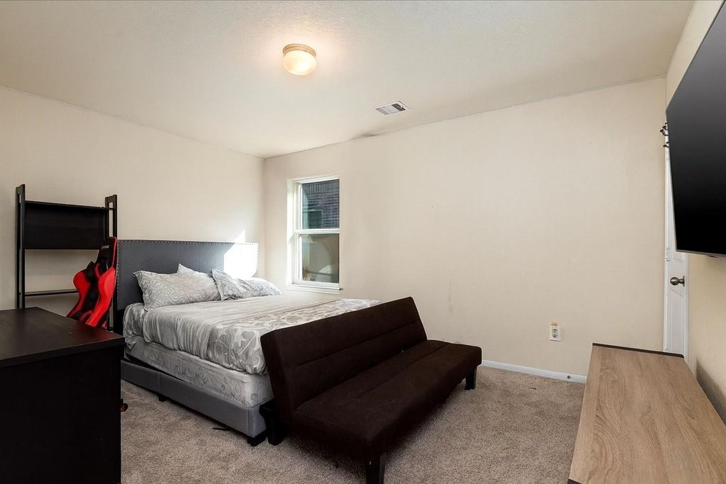 Image 17 of property listing at 4606 Clara Rose Lane, Katy, TX 77449