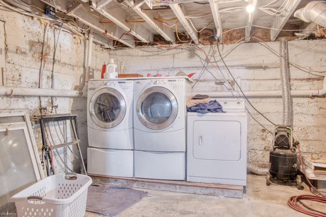 102 E Maple Avenue, Bancroft, MI 48414