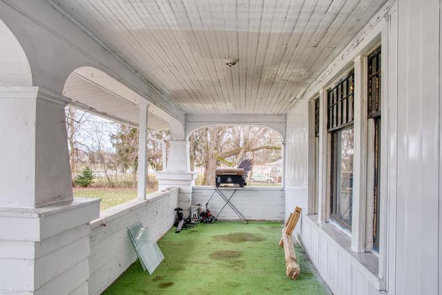 102 E Maple Avenue, Bancroft, MI 48414