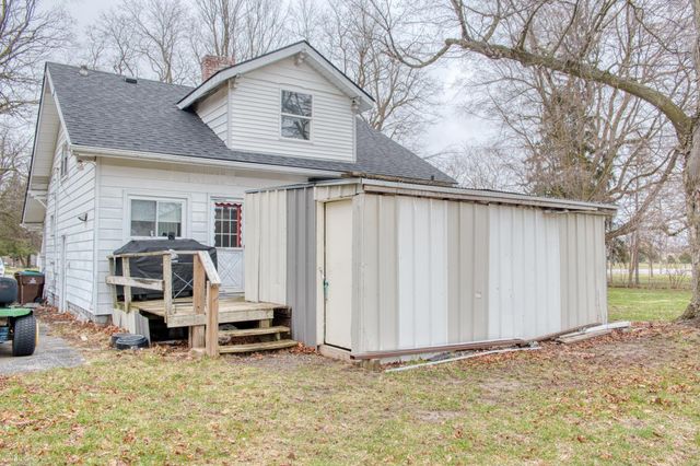 102 E Maple Avenue, Bancroft, MI 48414