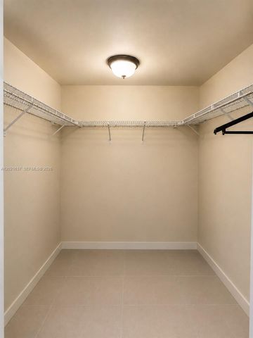 555 NE 15th St 16K, Miami, FL 33132
