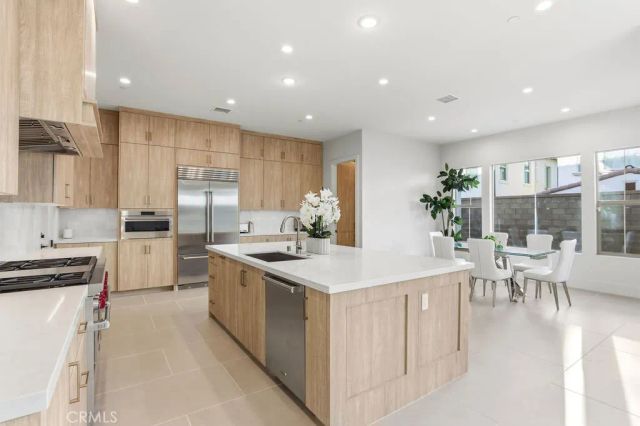 108 Oakstone, Irvine, CA 92618