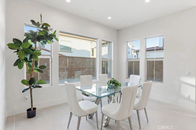 108 Oakstone, Irvine, CA 92618