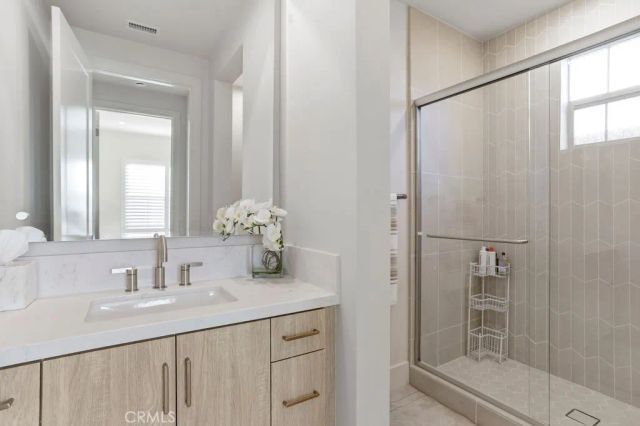 108 Oakstone, Irvine, CA 92618