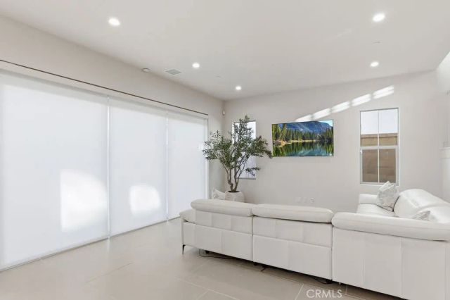 108 Oakstone, Irvine, CA 92618