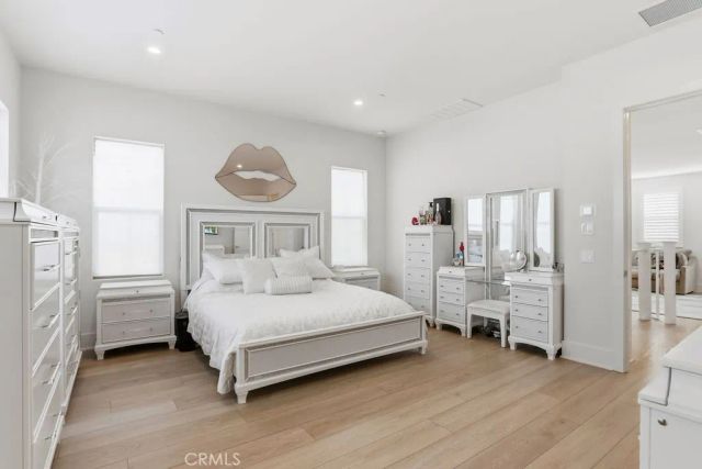 108 Oakstone, Irvine, CA 92618