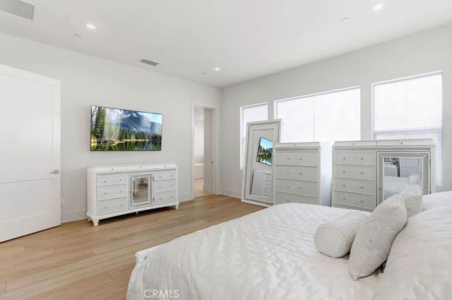 108 Oakstone, Irvine, CA 92618