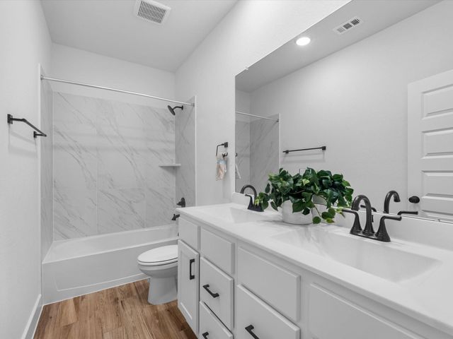 7058 North Lake Clopton Drive, Montgomery, TX 77316