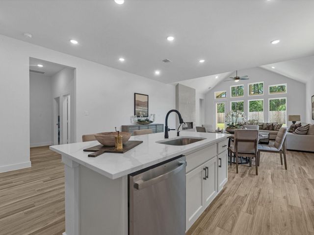 7058 North Lake Clopton Drive, Montgomery, TX 77316