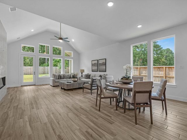 7058 North Lake Clopton Drive, Montgomery, TX 77316