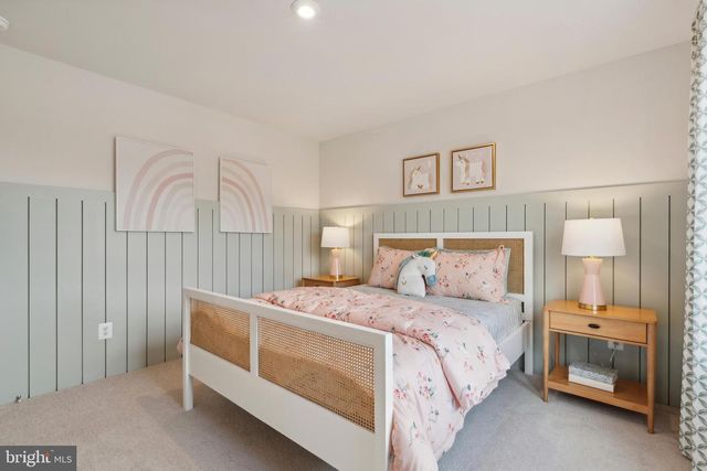 13 VERNON ST, Charles Town, WV 25414