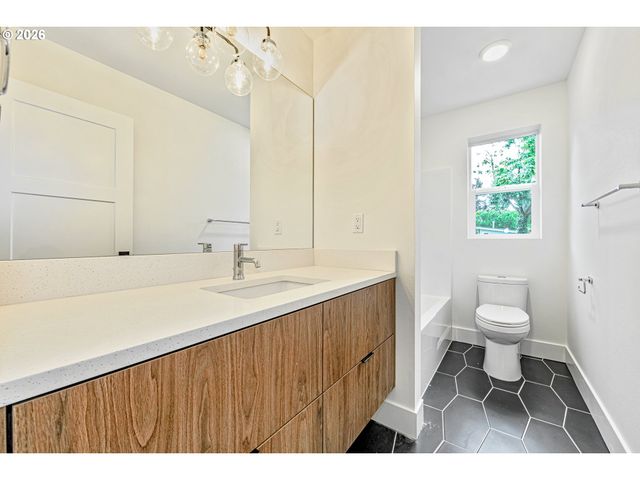 5623 N GAY Ave, Portland, OR 97217