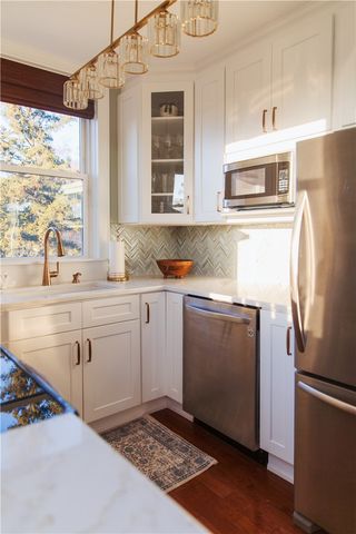114 Girard Avenue 6, Newport, RI 02840