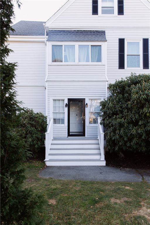 114 Girard Avenue 6, Newport, RI 02840