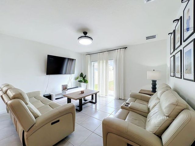 1157 CASCADES AVENUE, Davenport, FL 33837