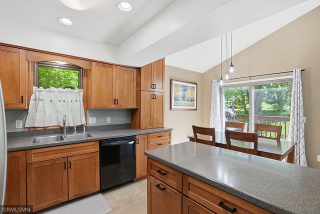 7024 Polaris Lane N, Maple Grove, MN 55311