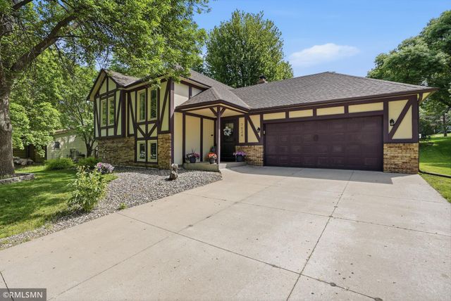 7024 Polaris Lane N, Maple Grove, MN 55311