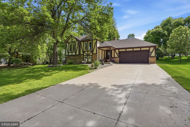 7024 Polaris Lane N, Maple Grove, MN 55311