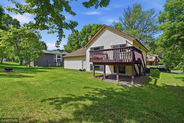 7024 Polaris Lane N, Maple Grove, MN 55311