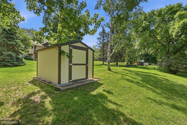 7024 Polaris Lane N, Maple Grove, MN 55311