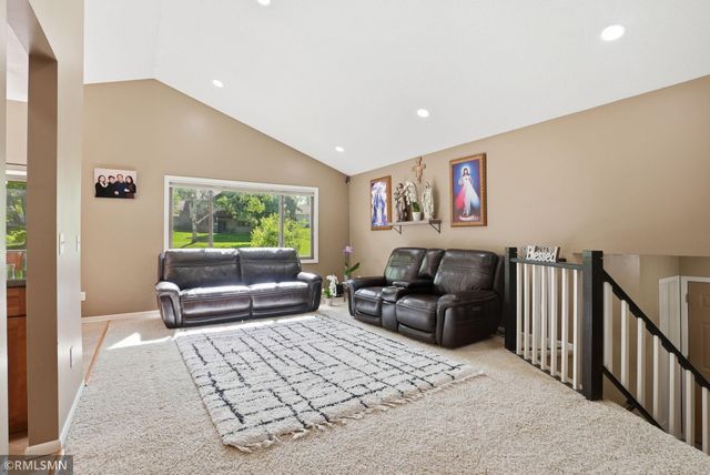 7024 Polaris Lane N, Maple Grove, MN 55311