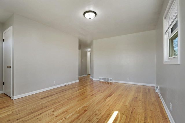 4033 32nd AVENUE, Kenosha, WI 53144