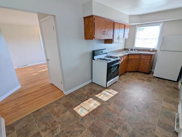 4033 32nd AVENUE, Kenosha, WI 53144