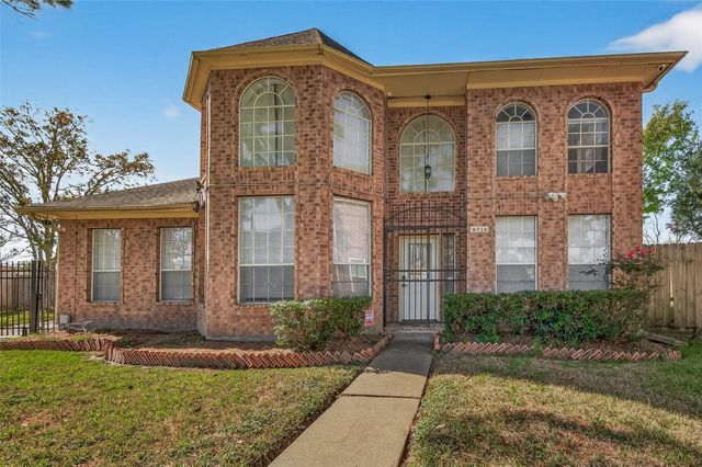 9714 Broadley Drive, Sugar Land, TX 77498