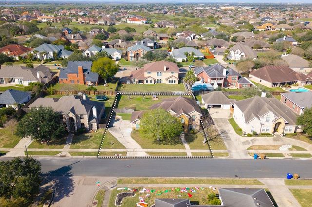 7717 Outreau Dr, Corpus Christi, TX 78414