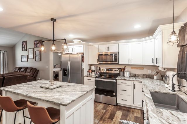 15 Raccoon Rd, Westmoreland, TN 37186